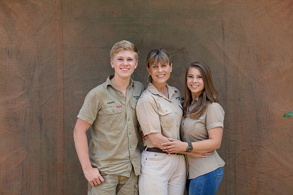 Robert, Terri and Bindi Irwin.